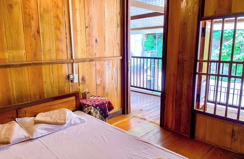 Nam Mau Hotel | Duy Tuyen Ba Be Homestay Free BBQ