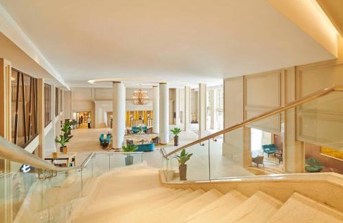 Phu Nhuan Hotel | Eastin Grand Hotel Saigon