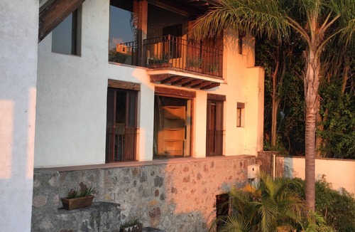 Centro Villa | El Beneficio, esplendida villa a la orilla del lago, extraordinaria ubicación