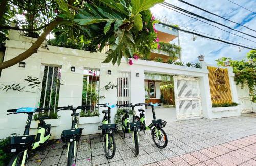 Huong Thuy Villa | Êm Villa 8 Bedrooms with Swimming Pool