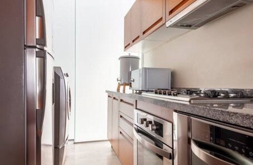 Cuauhtemoc Apartment | Enjoy skyline/city views from this 17th floor flat