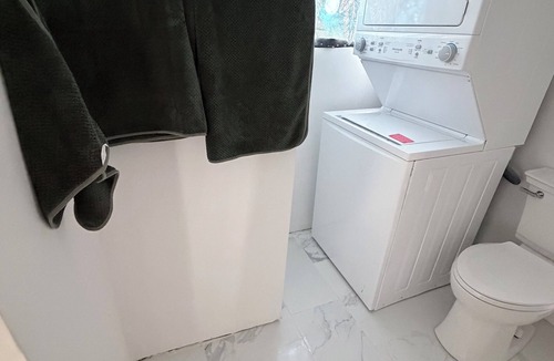 O'byrne Condo | Enjoyable 1 Shared Room Next to Beach