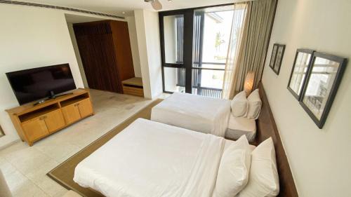Ngu Hanh Son Villa | Entire 3 Bedroom Beachfront Villa Danang