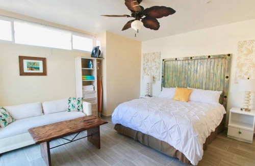 La Joya House | Entire Luxe Property, 3 Single Units, Private Pool & Jacuzzi