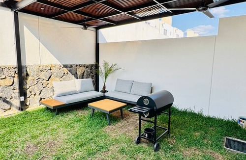 Oaxtepec House | Escape to Cocoyoc modern house with lake and pool near Oaxtepec and Tlayacapan.