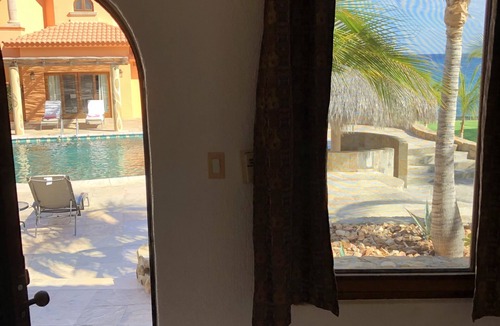Pescadero House | Estate Guesthouse sleeps 8, possible 12, wifi 57mbps