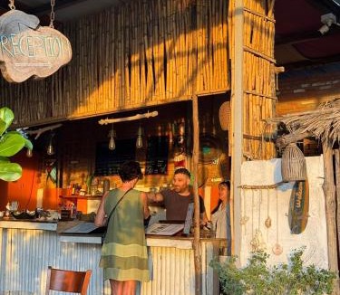 East Ham Tien Beach Hostel | EVA HUT Mui Ne Beach Hostel