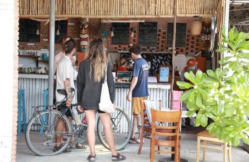 East Ham Tien Beach Hostel | EVA HUT Mui Ne Beach Hostel