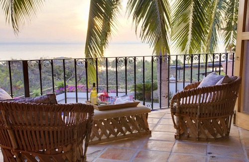 South Shore Hotel Area Villa | Exclusive Private 3 Bedroom Villa with Heated Pool, Hot Tub