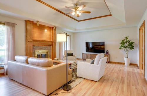 Springfield House | Explore Springfield! Spacious Family Home w/Yard