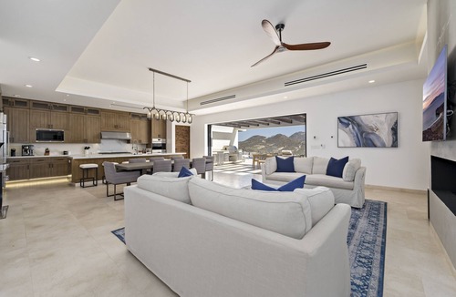 Sunset Beach House | EXQUISITE 6 BR RESIDENCE AT QUIVIRA LOS CABOS