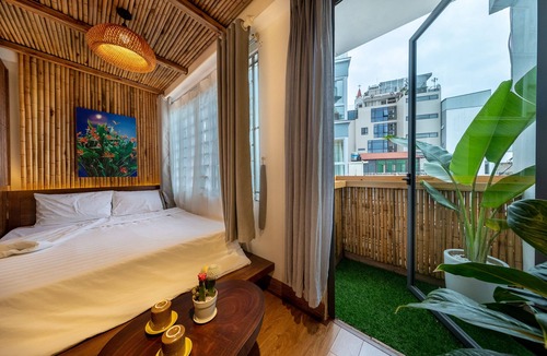 Truc Bach Hostel | Family/Friend room-Lake view,cozy w/2BR,❤️in City- The Autumn Homestay