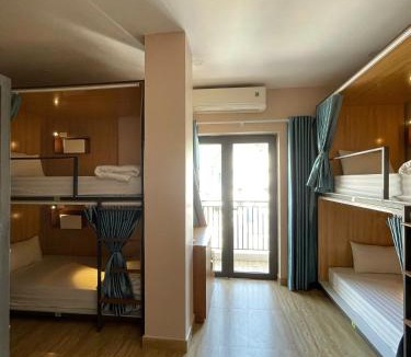 Cat Hai Hostel | Family Home Catba