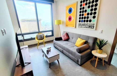 Cuauhtemoc Apartment | FIFA World Cup City View Oasis: KS Bed, Pool, Hot Tub & Gym