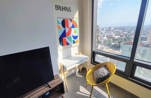 Cuauhtemoc Apartment | FIFA World Cup City View Oasis: KS Bed, Pool, Hot Tub & Gym