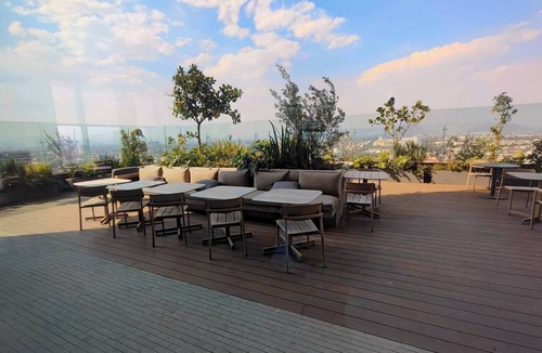 Cuauhtemoc Apartment | FIFA World Cup City View Oasis: KS Bed, Pool, Hot Tub & Gym