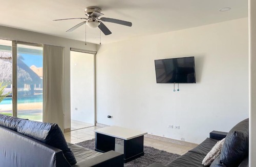 Las Conchas Apartment | Find Peace at a Modern Ground Floor Condo