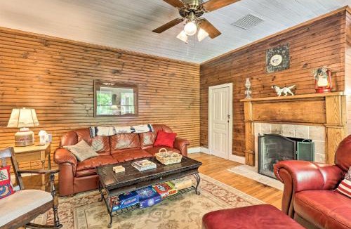 Crumpler House | Fish, Float & Relax Fireside: Home Near New River!