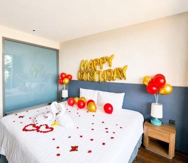Cat Hai Hotel | FLAMINGO CÁT BÀ Tự Doanh Căn Premier Ocean View King Bed