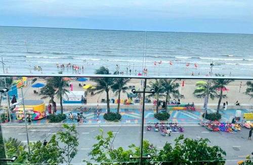 Hoang Hoa Apartment | Flamingo Hải Tiến - Căn góc 2 Phòng - View 2 mặt biển
