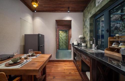 Hang Bai Apartment | French Style Old Villa