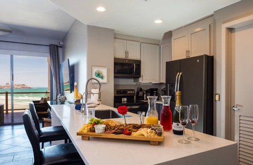 Puerto Penasco Condo | Fresh Remodel - 1BR 1BA Gorgeous Ocean Front Condo at Las Palomas - Cristal 306