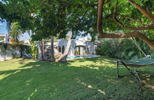 La Cruz de Huanacaxtle House | Full-privacy in charming 3-bdr house with heated pool, garden & jet tub