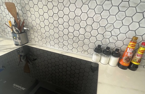 District 9 Apartment | Full services apartment with pool view