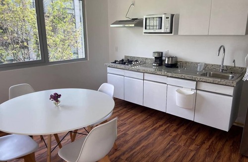 Reforma Apartment | Fully equipped kitchen, WiFi, comfy king-size bed and a sofa bed, elevator.