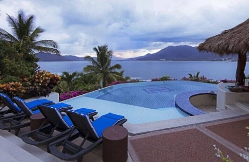 La Punta Villa | Fully staffed oceanfront Villa in gated community