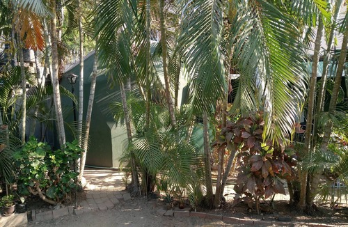 Zihuatanejo Cottage | Geodesic Dome with Kitchen and A/C, 1 Block to the Beach