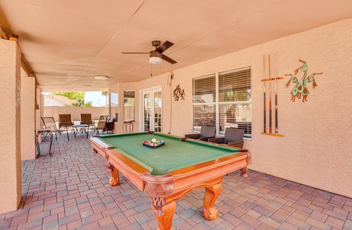 La Buena Vida House | Glendale Gem: Outdoor Pool Table & Kitchen!