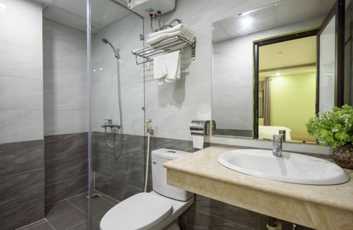 Soc Son Hotel | Golden Lotus Airport Hotel