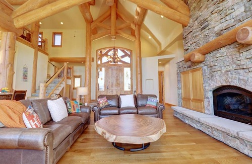 Three Peaks House | Good Elevations on Two Cabins Drive