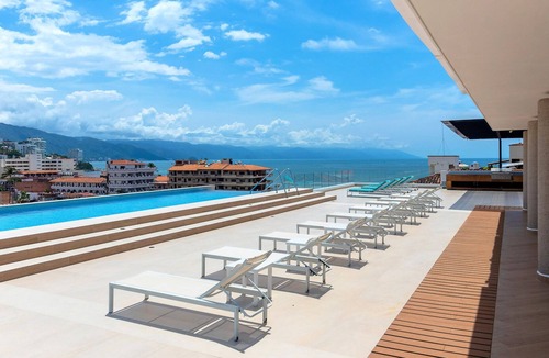 Emiliano Zapata Condo | Gorgeous condo in the heart of Romatinc Zone at The Park! 2BR/2 BATHS