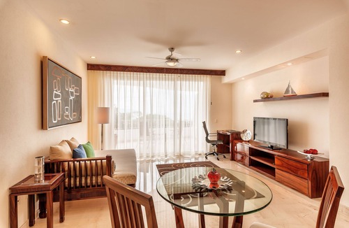 Conchas Chinas Hotel | Grand Miramar All Luxury Suites & Residences