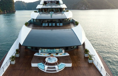 Ha Long Boat Rental | Grand Pioneers Halong Bay Cruise 1