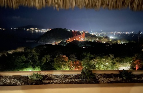Ixtapa Condo | Great luxurious penthouse with private roof top pool lounge and spectacular view
