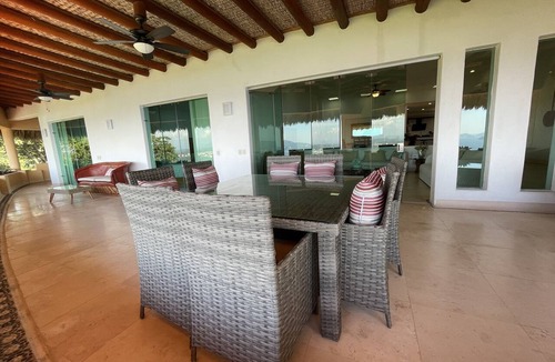 Ixtapa Condo | Great luxurious penthouse with private roof top pool lounge and spectacular view