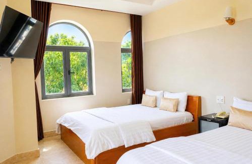 Binh Tan Hotel | Green Hotel Vĩnh Lộc