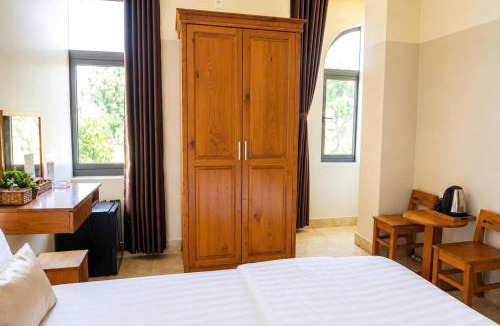 Binh Tan Hotel | Green Hotel Vĩnh Lộc
