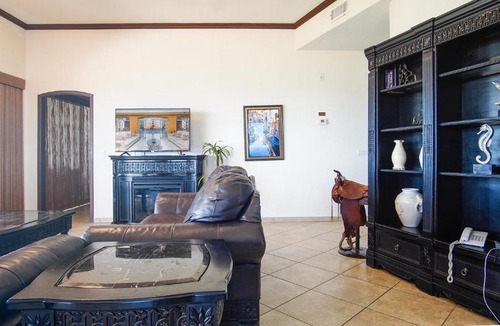 Bella Vista House | Ground Floor Spacious Perfect for Big Family