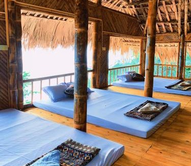 Ngoi Tu House | Hường Lake View Homestay