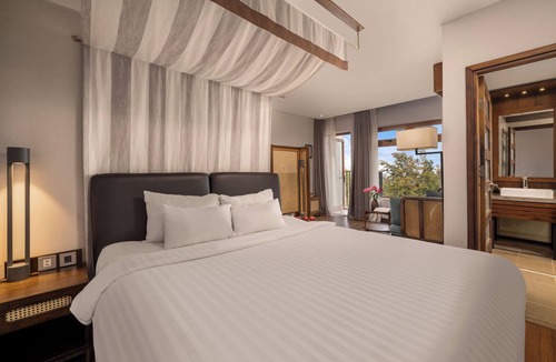 Cua Đai Hotel | HA Ocean Front Hotel and Apartment