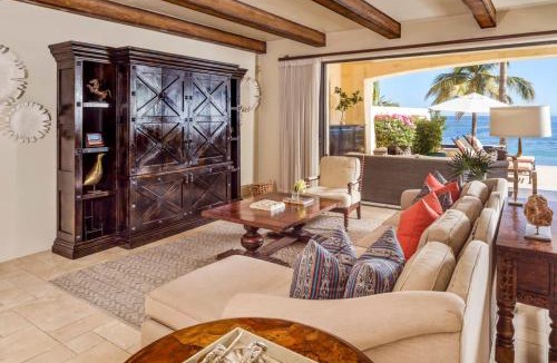 El Medano Ejidal House | HACIENDA BEACH CLUB BEACH FRONT 4 BE34DROOM VILLA CAN BE RENTED AS A 3 BEDROOM