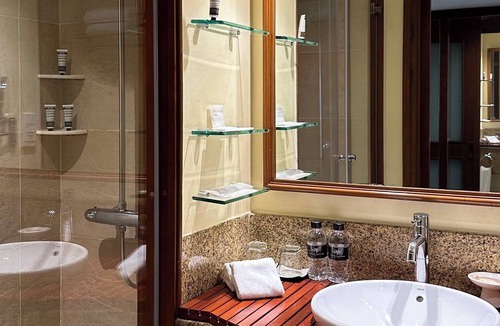 Ngo Quyen Hotel | Hai Phong Harbour View Hotel