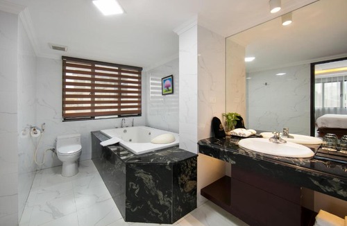 Hai Ba Trung Hotel | Halais Hotel
