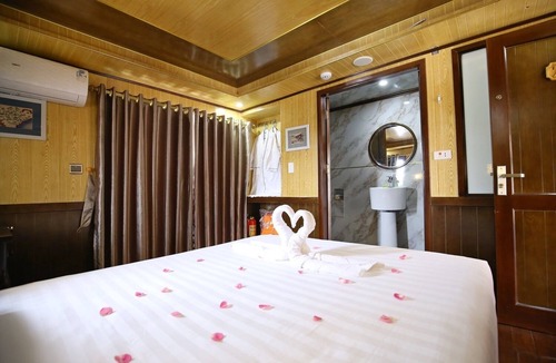 Hon Gai Boat Rental | Halong Bay 2 days packaged on Deluxe Cruise