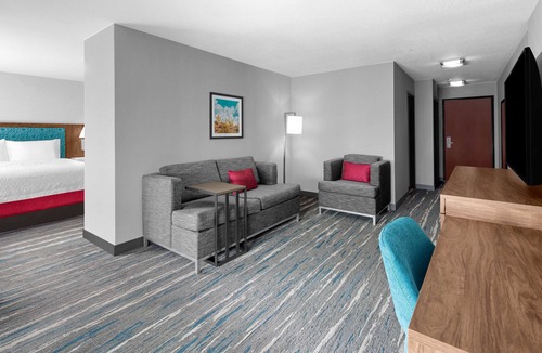 Camelback East Hotel | Hampton Inn Phoenix-Biltmore