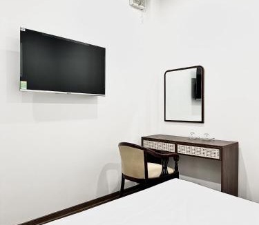 Hai Chau Hotel | Han Riverine Hotel & Cafeteria DaNang